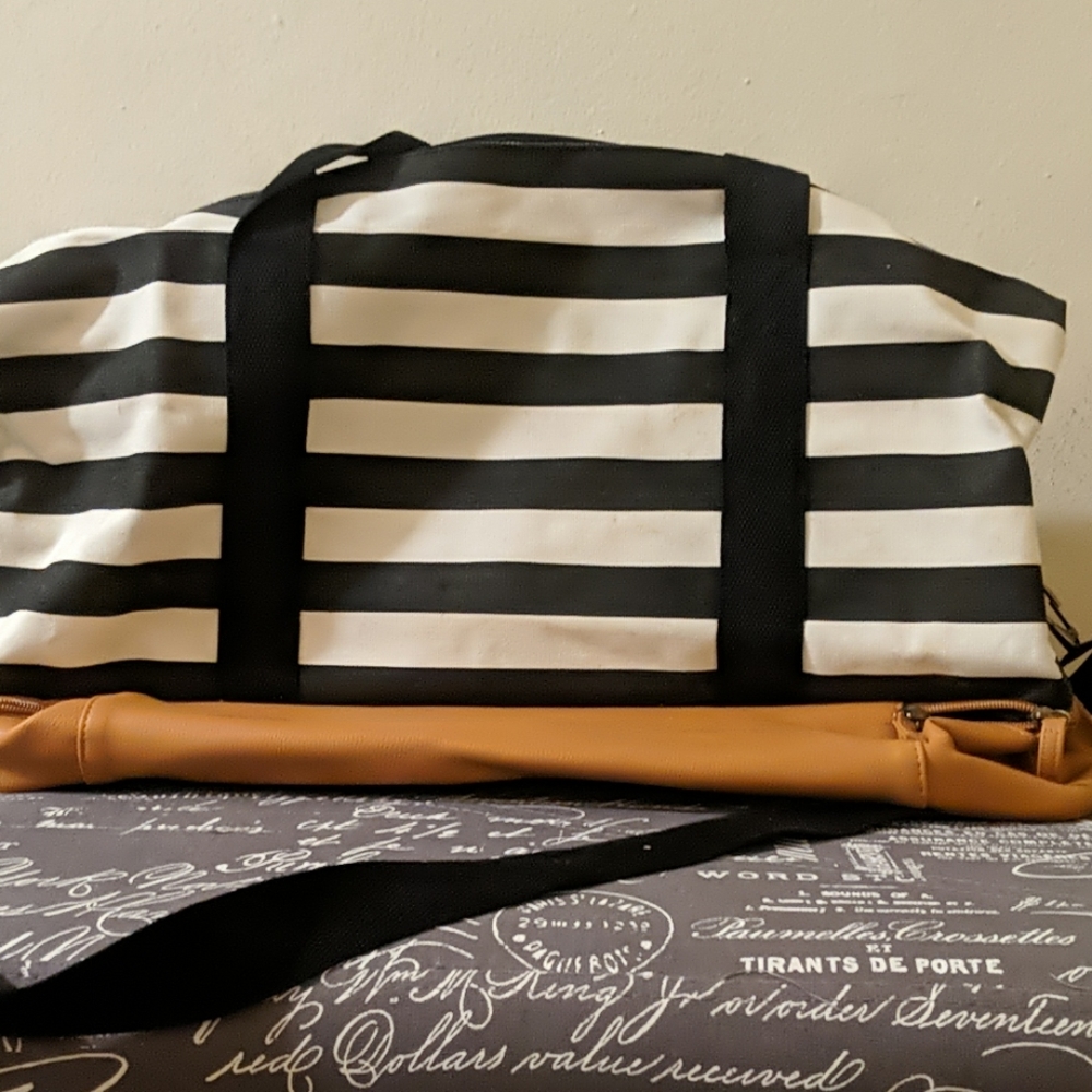 DSW Weekender Bag - Picture 4 of 4